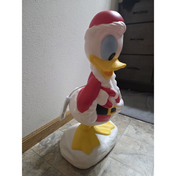 2025 RARE Disney Donald Duck As Santa Claus Lighted Blow Mold Wal-Mart EXCLUSIVE - Picture 3 of 5
